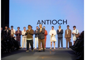 Genç MESİAD Gala Defilesi